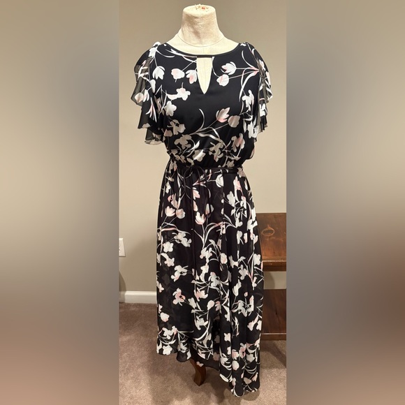 White House Black Market Flutter Sleeve Floral High Low Dress Size 2 - Picture 2 of 16